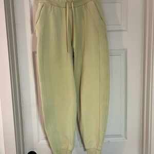 Lululemon Scuba Relaxed High-Rise Jogger Dew Green Women’s Sz 4 **flaw**